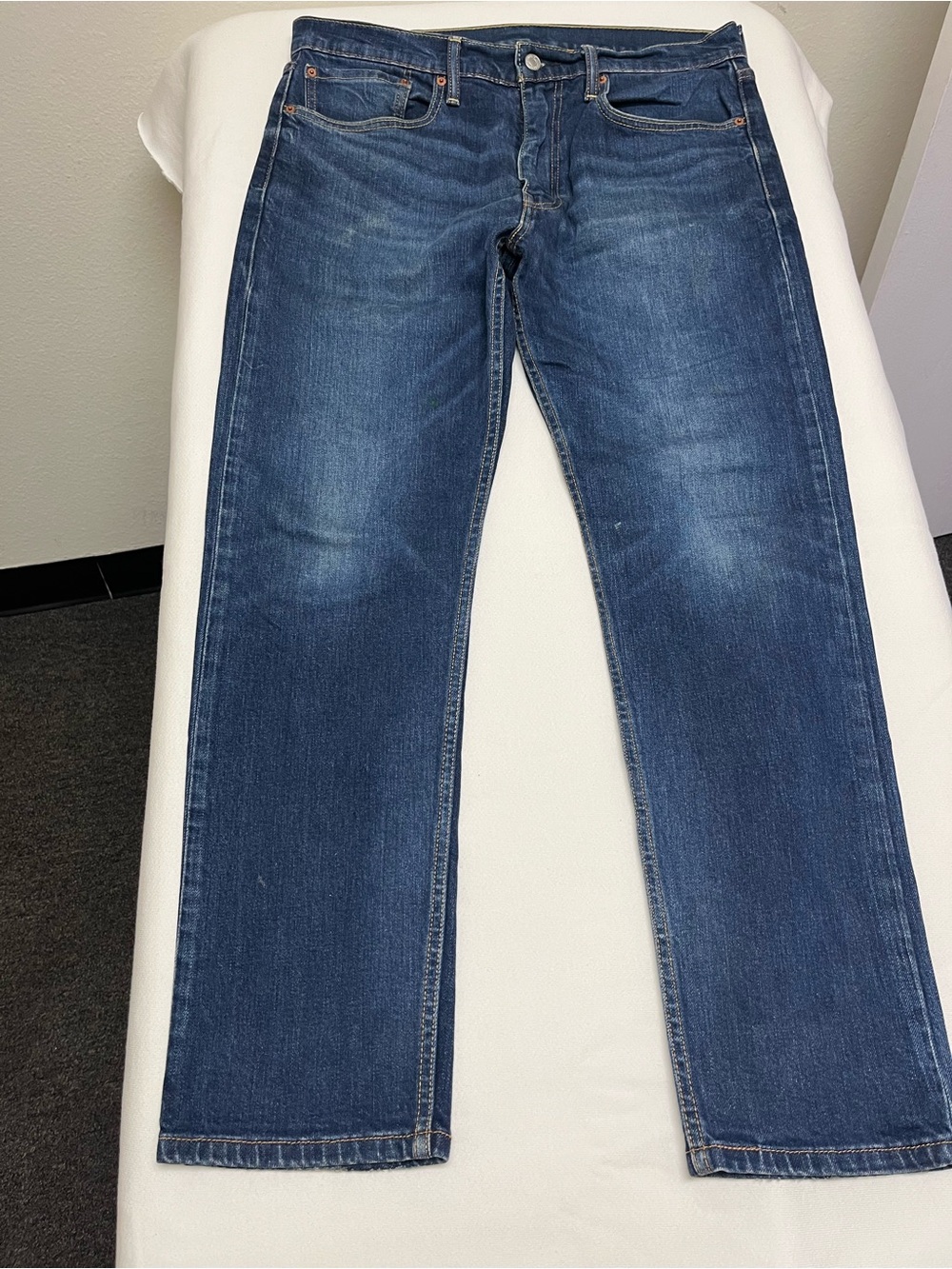 Levi’s Men’s Jeans Size 34x30 – Excellent Pre-Owned Condition